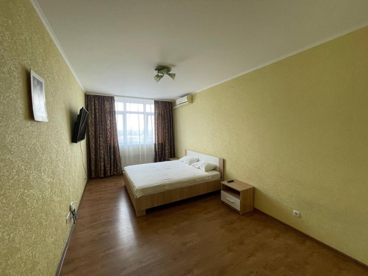 Apartment Voskresenska 18 Kyiv Eksteriør billede