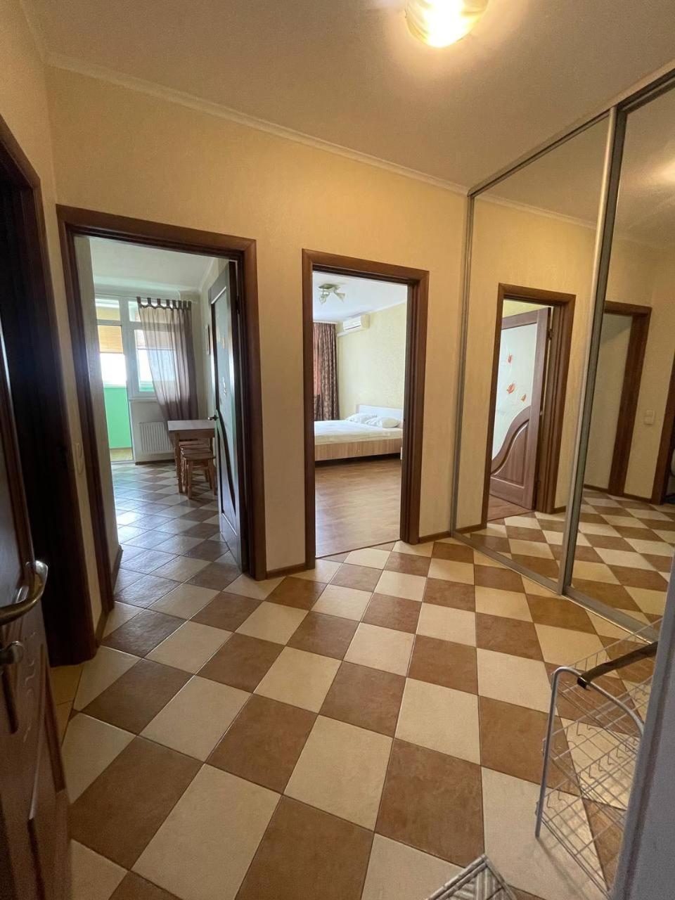 Apartment Voskresenska 18 Kyiv Eksteriør billede